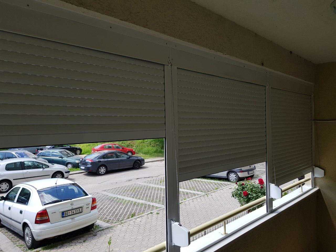 Bele aluminijumske roletne za terasu — dostupne boje